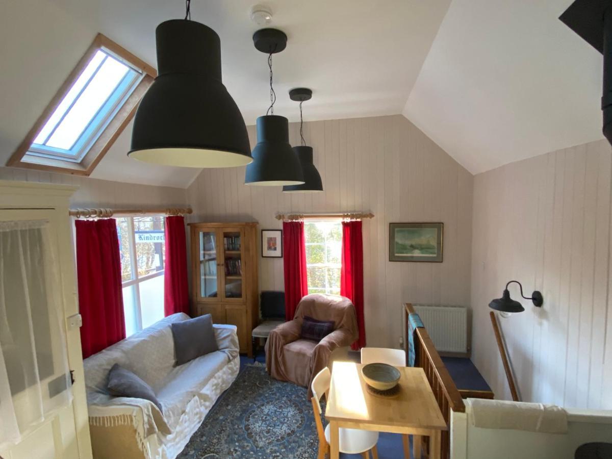 Cobbler'S Cottage At Kindrochet, Strathtay 피틀로크리 외부 사진