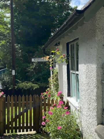 Cobbler'S Cottage At Kindrochet, Strathtay 피틀로크리 외부 사진